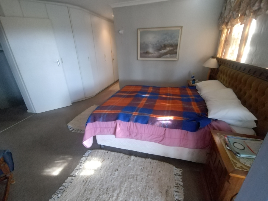 4 Bedroom Property for Sale in Wavecrest Eastern Cape